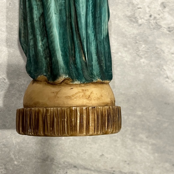 Signed by ‘A. Lucchesi Faro’ Virgin Mary w/ Baby Jesus statue ITALY vintage - Picture 11 of 16
